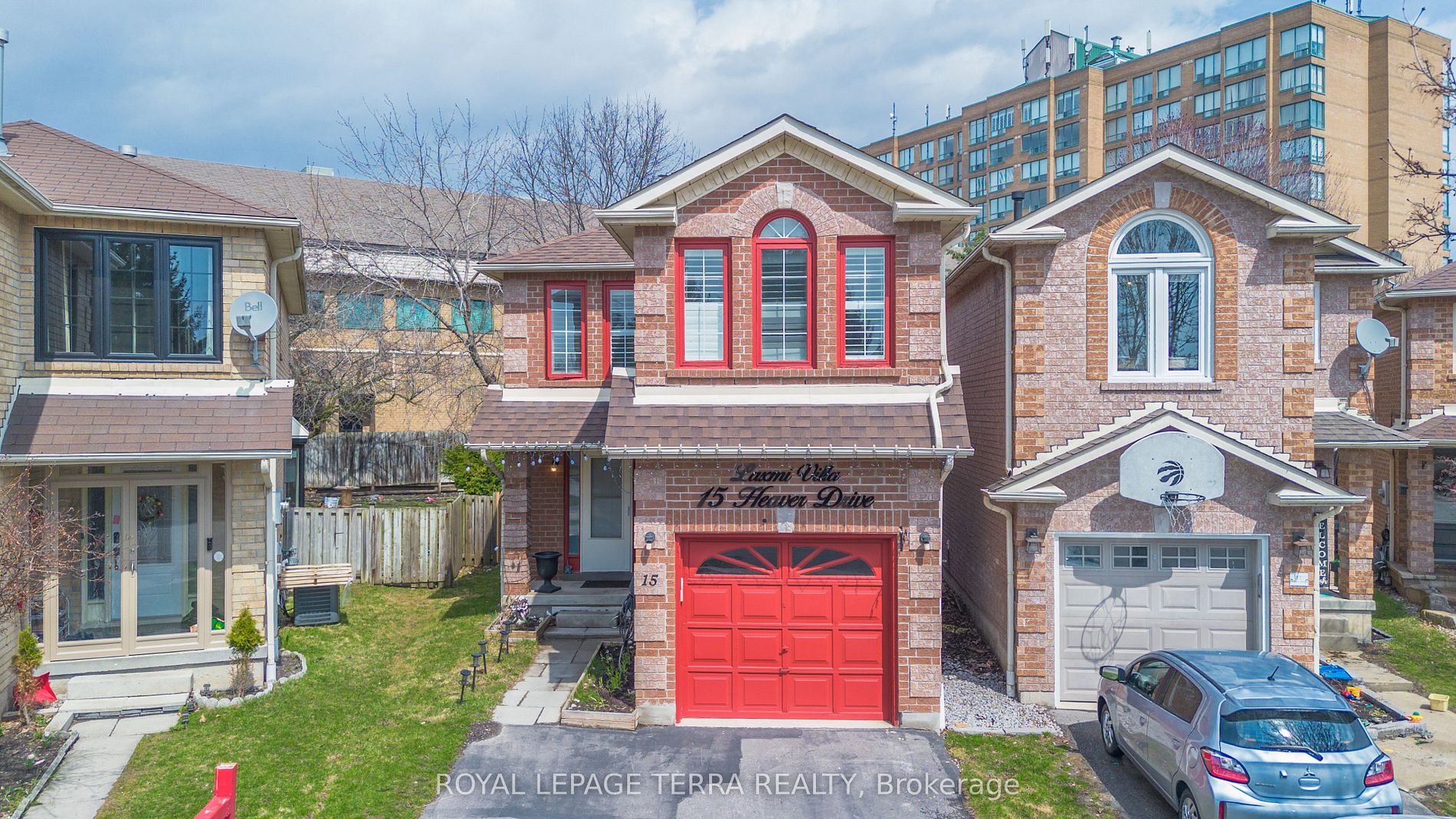 15 Heaver Dr,, Whitby: photo 1